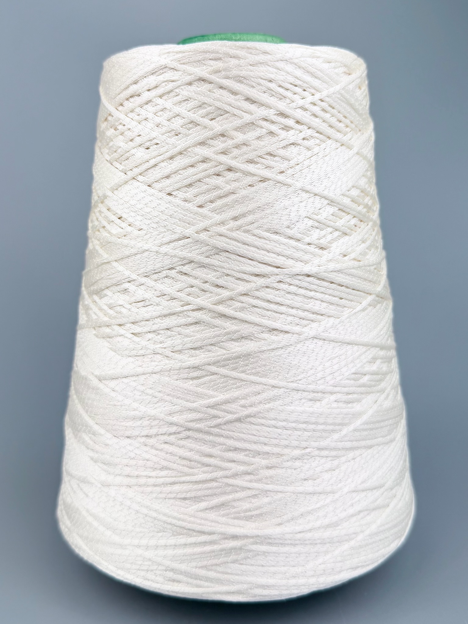 Art. Perla – 100 % Seidengarn 390 m / 100 g col. Naturweiss foto 2